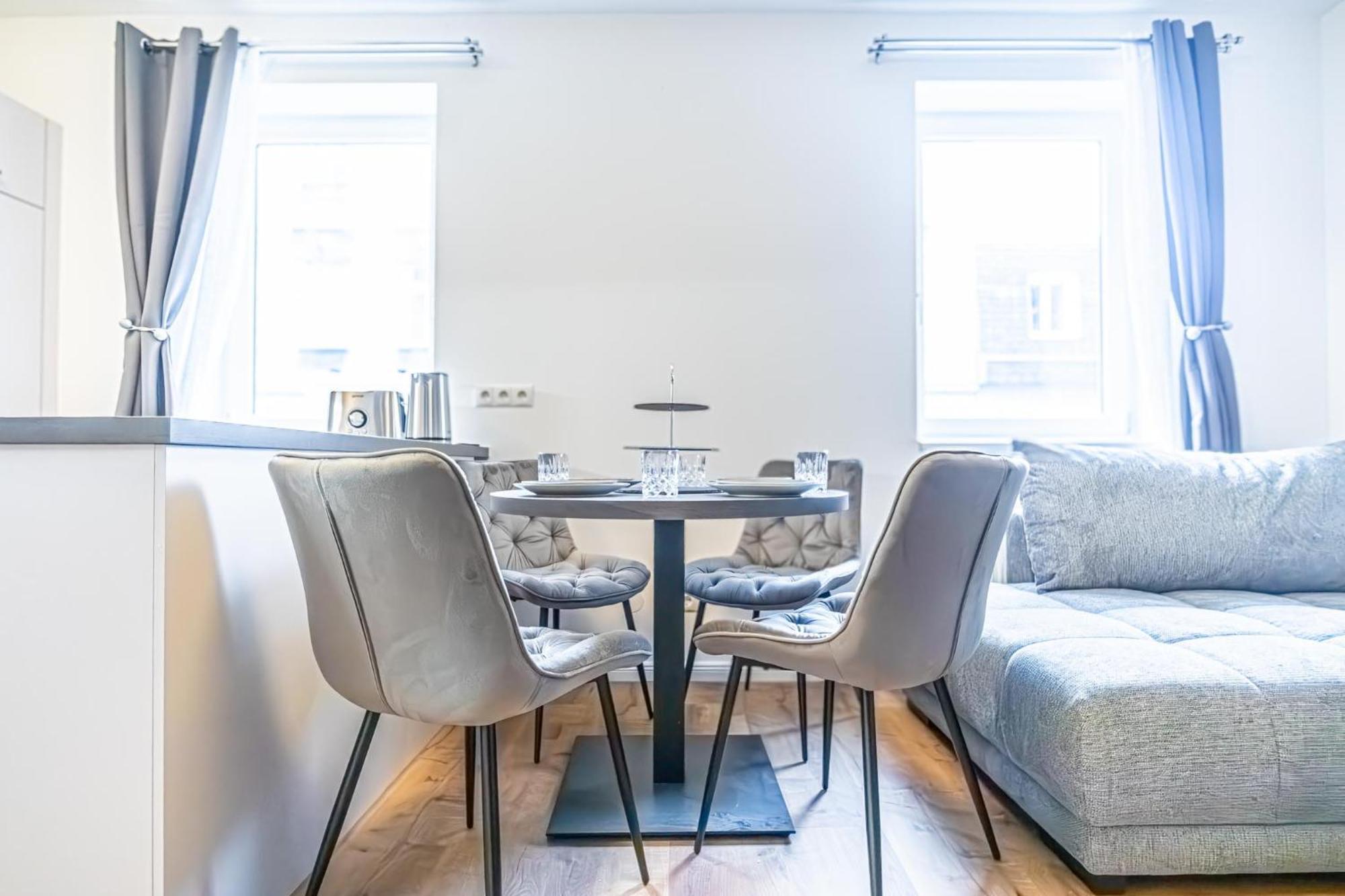 Charming 1Br And 1Lr Apt Modern Design Donaustadt Vienna Exterior photo