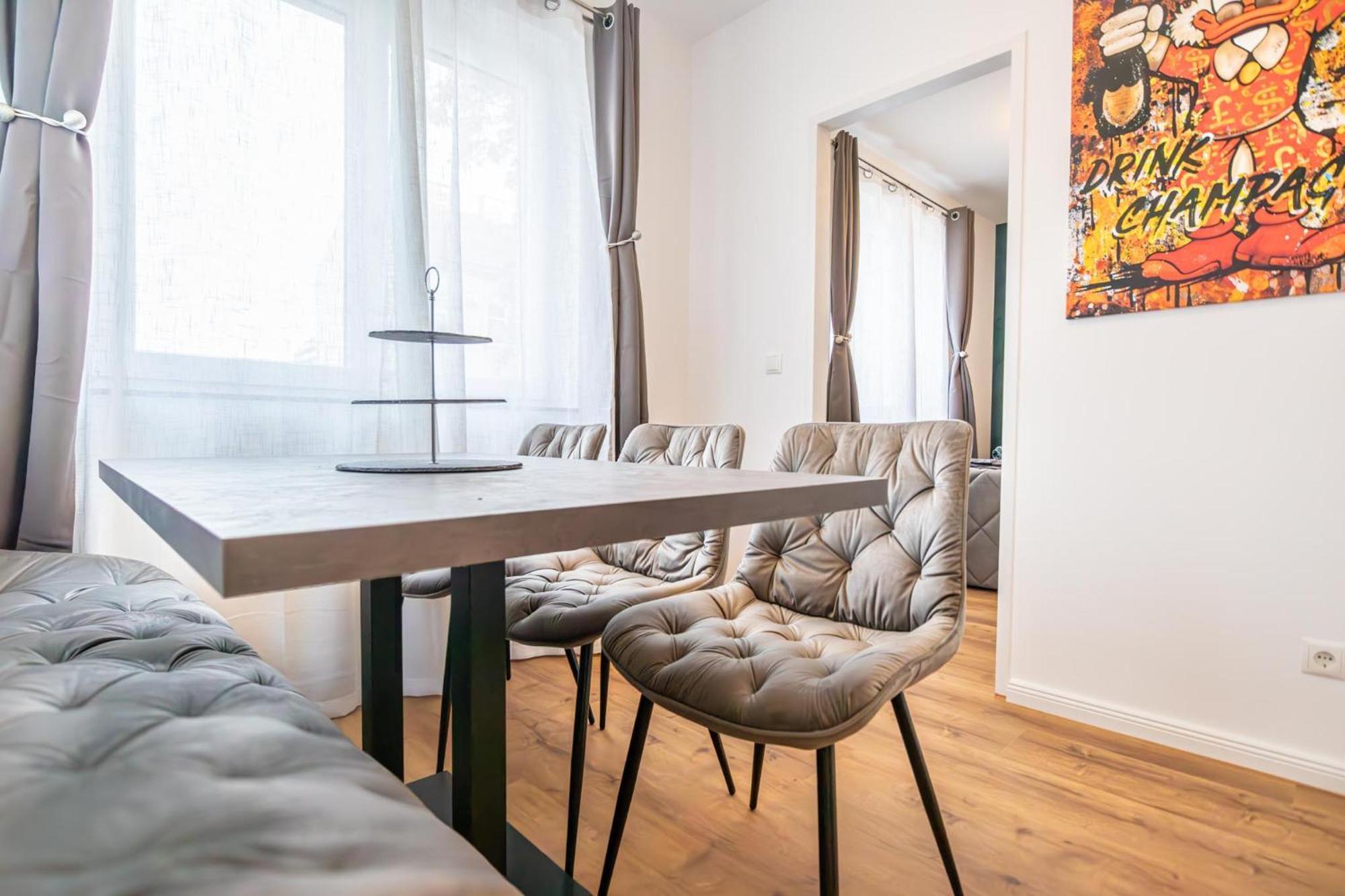 Charming 1Br And 1Lr Apt Modern Design Donaustadt Vienna Exterior photo