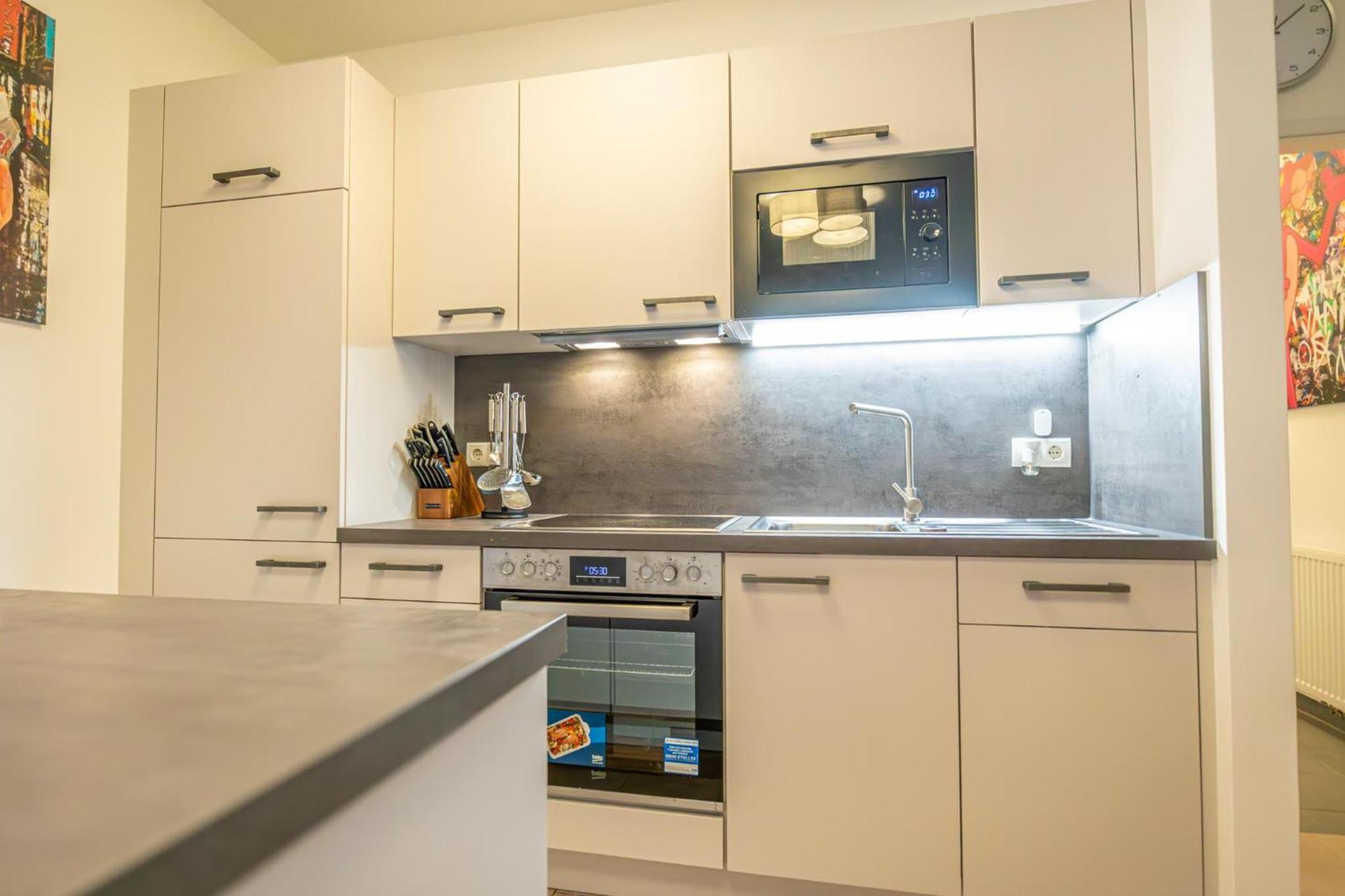 Charming 1Br And 1Lr Apt Modern Design Donaustadt Vienna Exterior photo