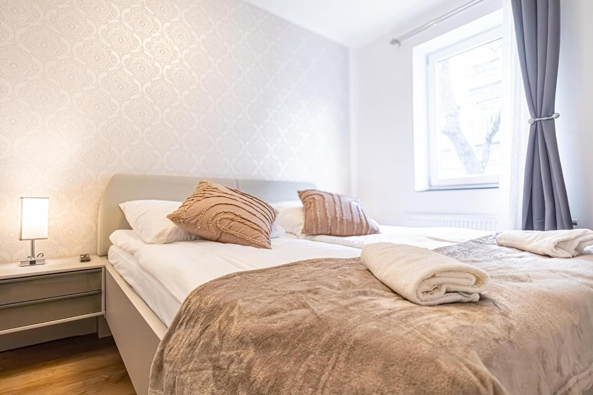Charming 1Br And 1Lr Apt Modern Design Donaustadt Vienna Exterior photo
