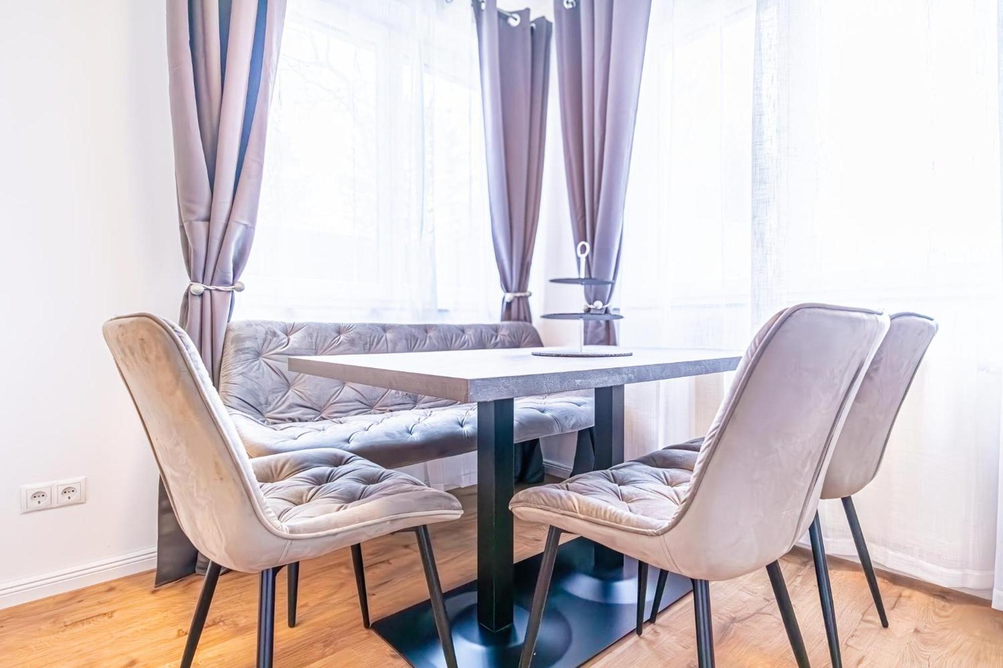 Charming 1Br And 1Lr Apt Modern Design Donaustadt Vienna Exterior photo